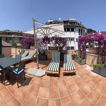 Attico San Faustino: Beachfront Villa with Panoramic Sea Views Rapallo Exterior photo