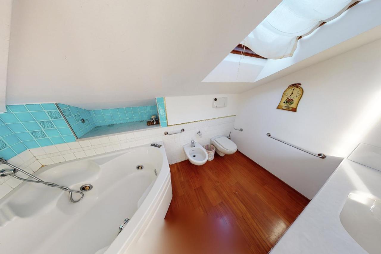 Attico San Faustino: Beachfront Villa with Panoramic Sea Views Rapallo Exterior photo