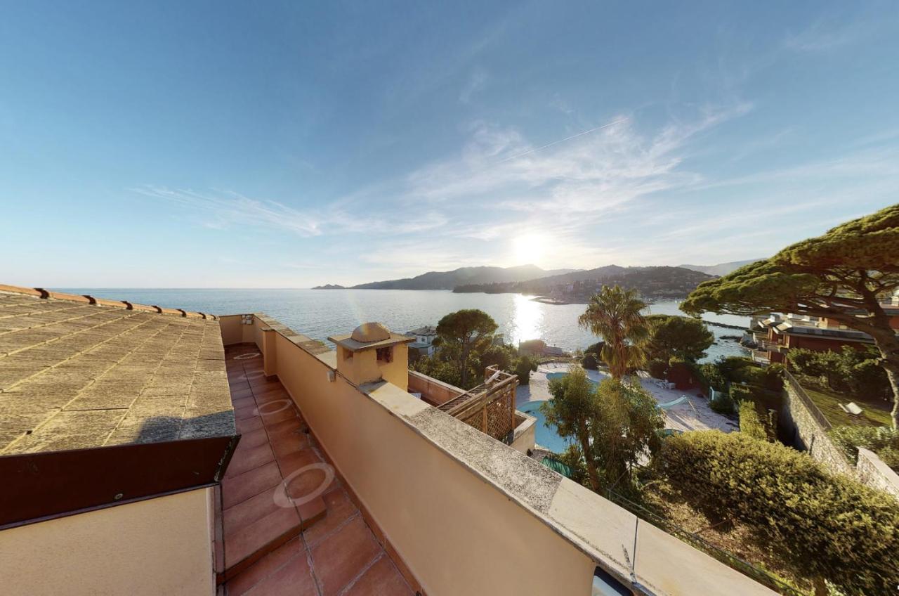 Attico San Faustino: Beachfront Villa with Panoramic Sea Views Rapallo Exterior photo