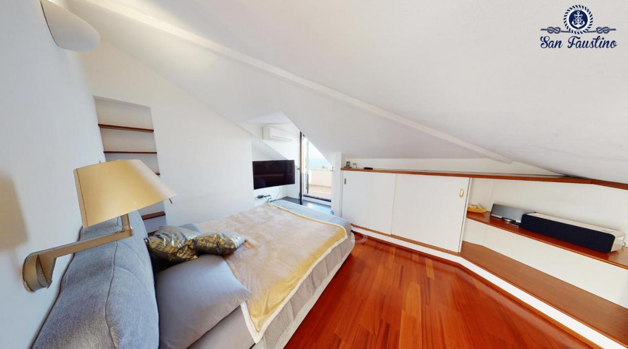Attico San Faustino: Beachfront Villa with Panoramic Sea Views Rapallo Exterior photo