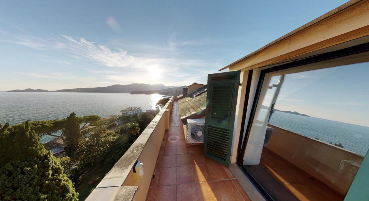 Attico San Faustino: Beachfront Villa with Panoramic Sea Views Rapallo Exterior photo