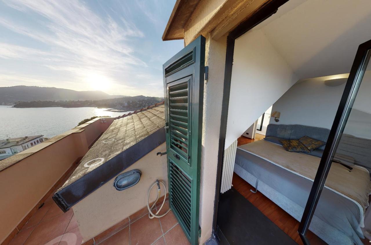 Attico San Faustino: Beachfront Villa with Panoramic Sea Views Rapallo Exterior photo